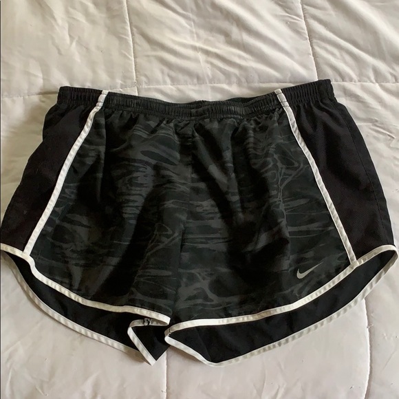 Large Nike Dri-Fit Shorts - Picture 1 of 3